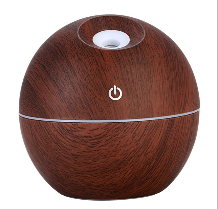 diffuseur-ultrasonique-alt-Gros plan sur le diffuseur ultrasonique d'huiles essentielles diffusant une fine brume-diffuseur-ultrasonique-alt-Diffuseur ultrasonique d'huiles essentielles en mode veille, prêt à être utilisé-Let yourself be enveloped by soothing fragrances thanks to the ultrasonic essential oil diffuser-See-I-J-L-univers-feminin-revitalizing atmosphere with our ultrasonic essential oil diffuser