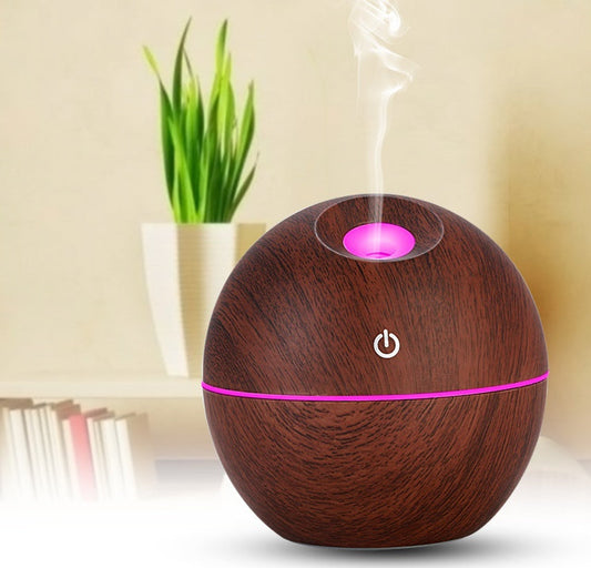 diffuseur-ultrasonique-Gros plan sur un diffuseur ultrasonique d'huiles essentielles-montrant son design élégant-diffuseur-ultrasonique-Diffuseur ultrasonique d'huiles essentielles dans un salon-créant une ambiance relaxante-See-I-J-L-univers-feminin-Transform your space into a haven of peace with our ultrasonic essential oil diffuser-Enjoy a soothing and fragrant atmosphere thanks to the ultrasonic essential oil diffuser